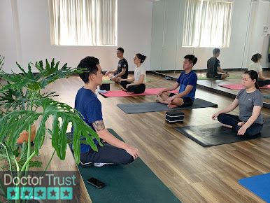 Nguyên Yoga - Lớp Yoga cho Người Mới | HCM 3 Hồ Chí Minh